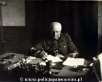 Inspektor Policji przy pracy.jpg