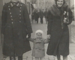 Jan Kozlowski z zona i synem, Radomsko 1939 (4).jpg
