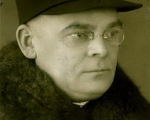 Komisarz PP w czapce zimowej.jpg