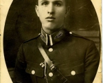 Mlody posterunkowy PP, portret.jpg