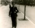 Policjant nr 176 na ulicy.jpg