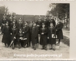 Strzelnica w Mostach Wlk. 3 od prawej w dolnym rzedzie post. Franciszek Tracz.jpg