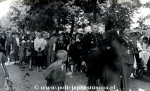 Policjanci w kondukcie pogrzebowym.jpg