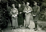 Policjanci z paniami.jpg