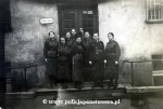 Policjantki na kursie, koszary.jpg
