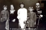 St.post. PP z rodzina, odznaczenia.jpg