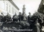 Uroczystosc, dostojnicy, policjant.jpg